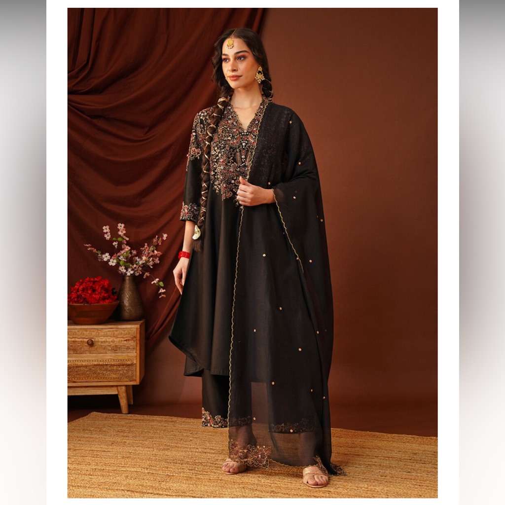 Brand New Designer Festive Indian Heavy Embroidered Pure Silk Aza Suit Set